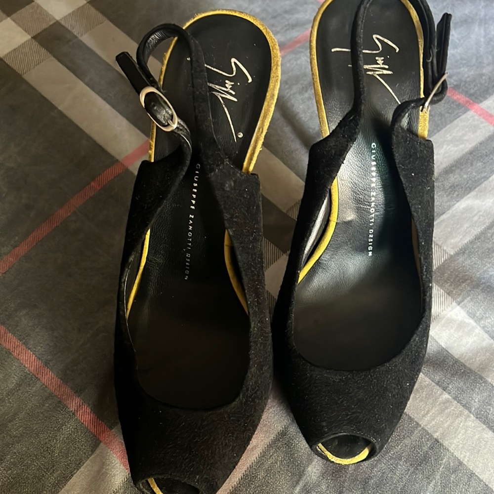 6 inch black and yellow Giuseppe So comfortable to walk in